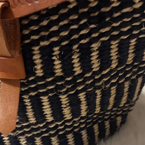 Sisal Brown and Blue Woven Crossbody Bag - Picture 6 of 8